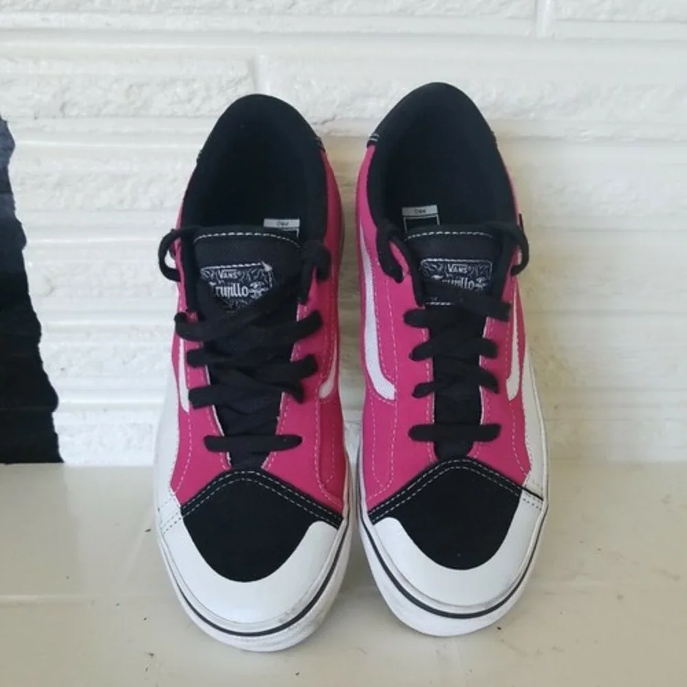 Vans Black White Magenta Skate Shoes Pink Trujillo youth size 6 EUC boys girls